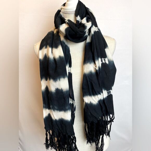 Accessories - Black & White Long Fringe Scarf